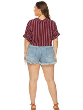 Gestreiftes Button-Down-Hemd mit kurzem Revers und lockerem Schnitt